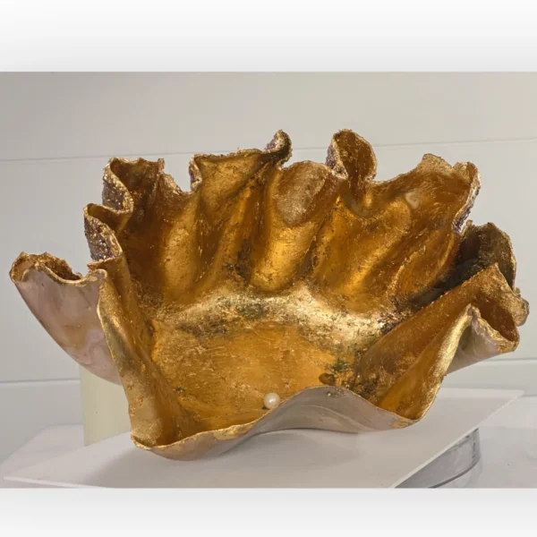 Handmade Pinky Gold Oyster Shell Candle Holder - Image 2