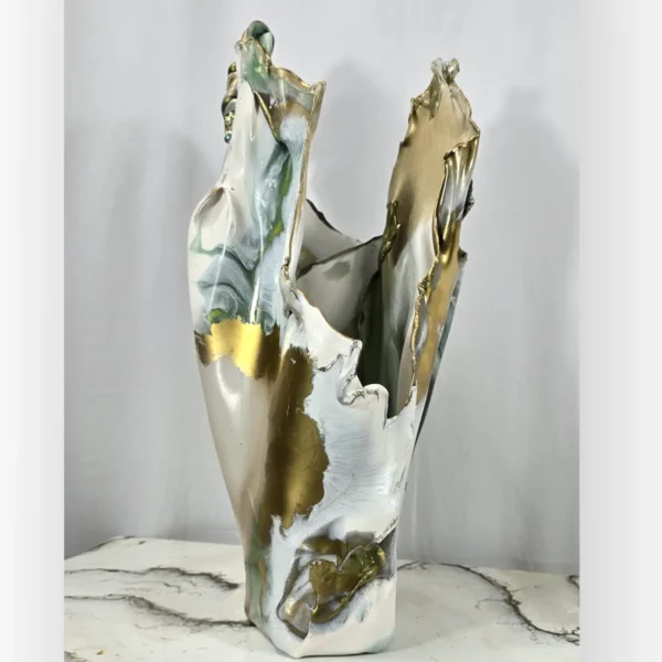 Tall Lips Flower sculpture vase