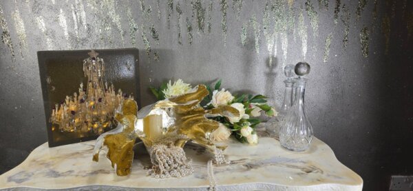 Large Oyster Shell, Whites, Ghost Gold, Gold Foil Candle Holder