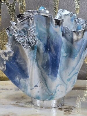 31. BLUE & WHITE BUTTERFLY VASE (2)