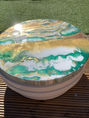 Round Pull out Coffee Table