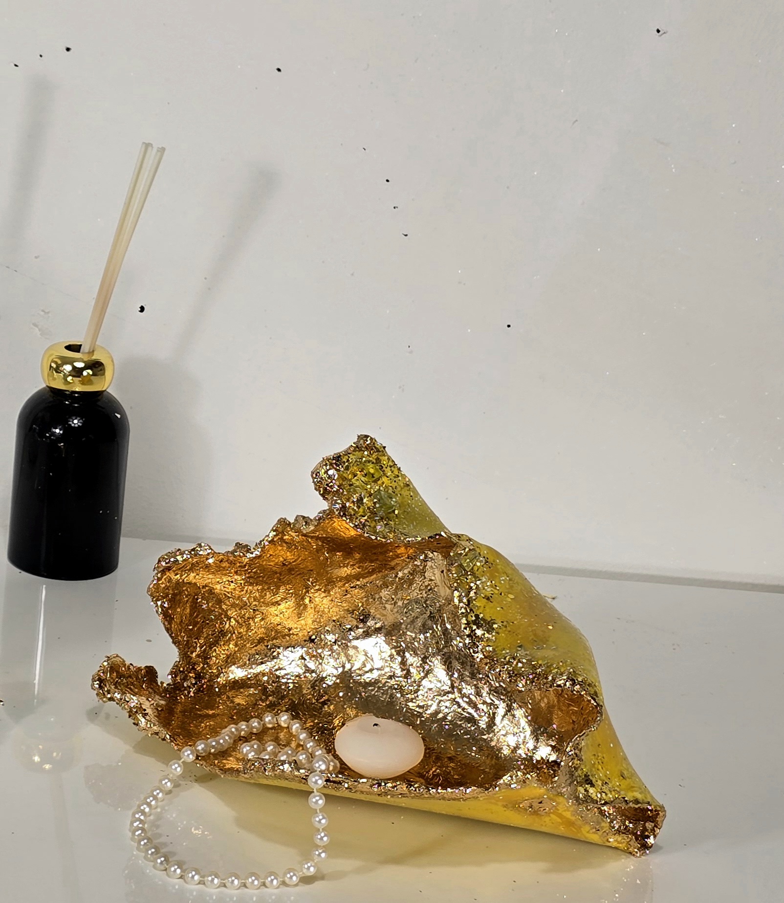 Yellow Gemmed Clam Shell with Rich Metallic Gold Interior - Image 3