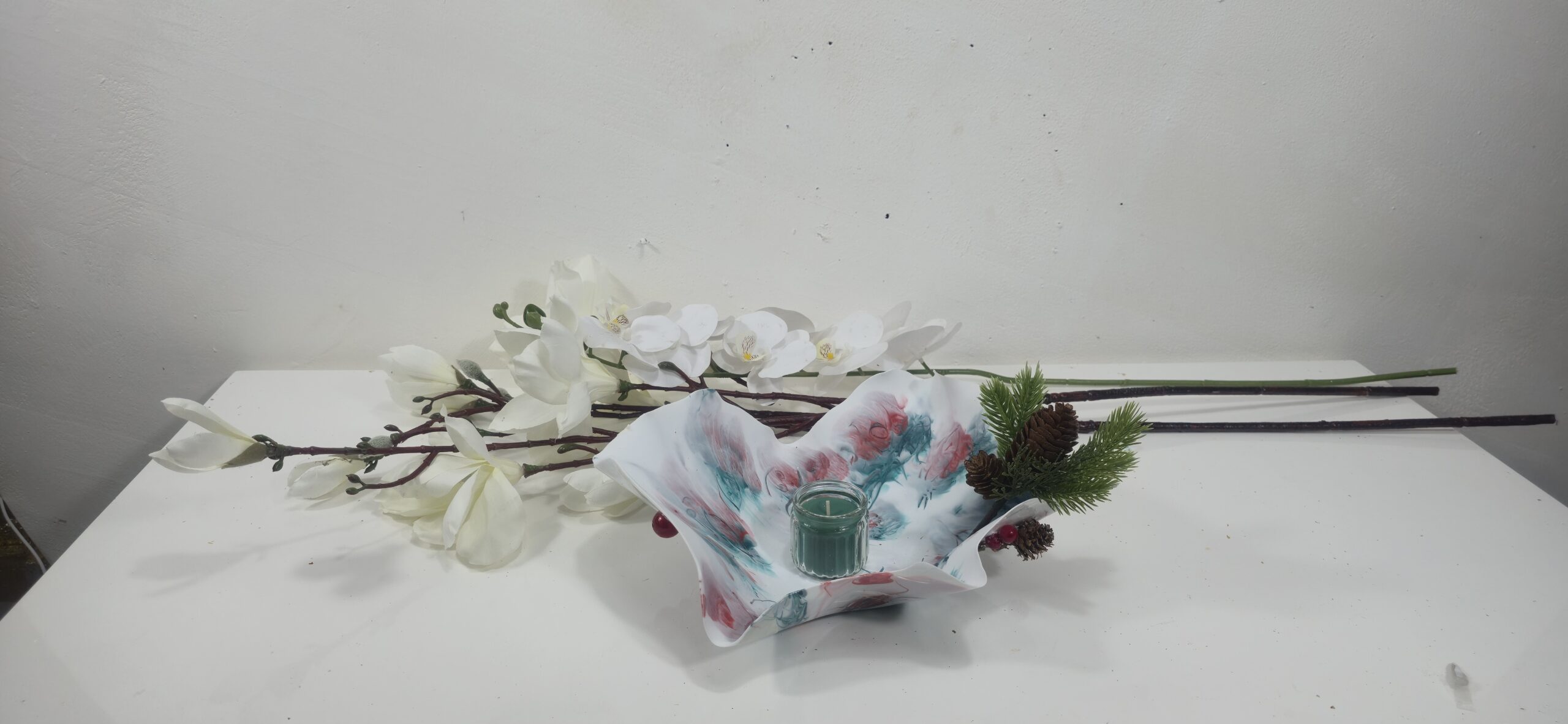 SMALL WHITE RED BERRY CHRISTMAS BOWL - Image 2