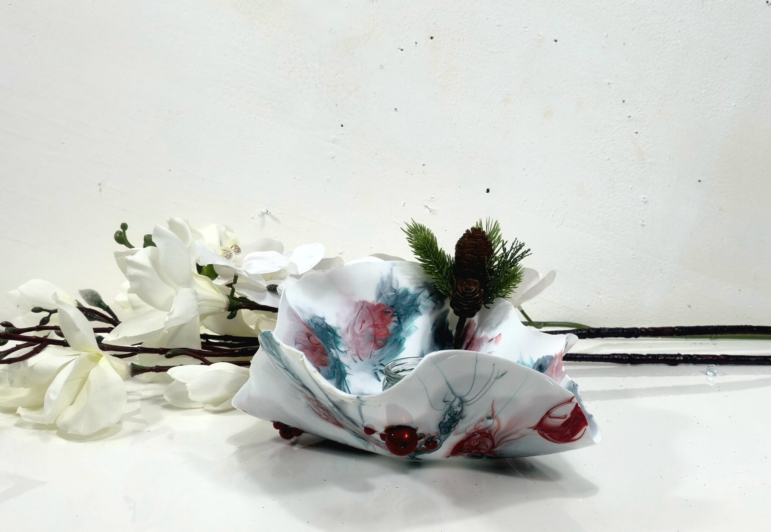 SMALL WHITE RED BERRY CHRISTMAS BOWL - Image 5